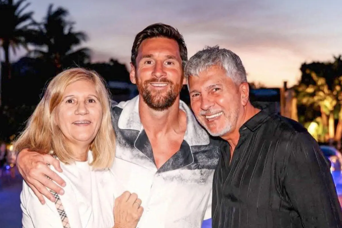 Lionel Messi junto a sus padres - instagram @leomessi