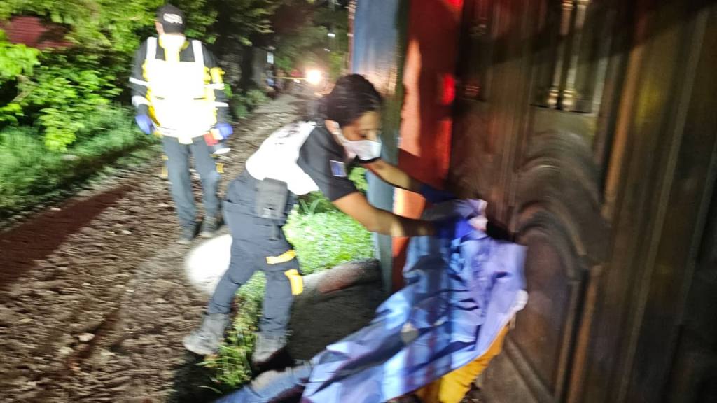 Los cuerpos de rescate confirmaron cuatro fallecidos y un herido en Nuevo Texcuaco. | Bomberos Voluntarios