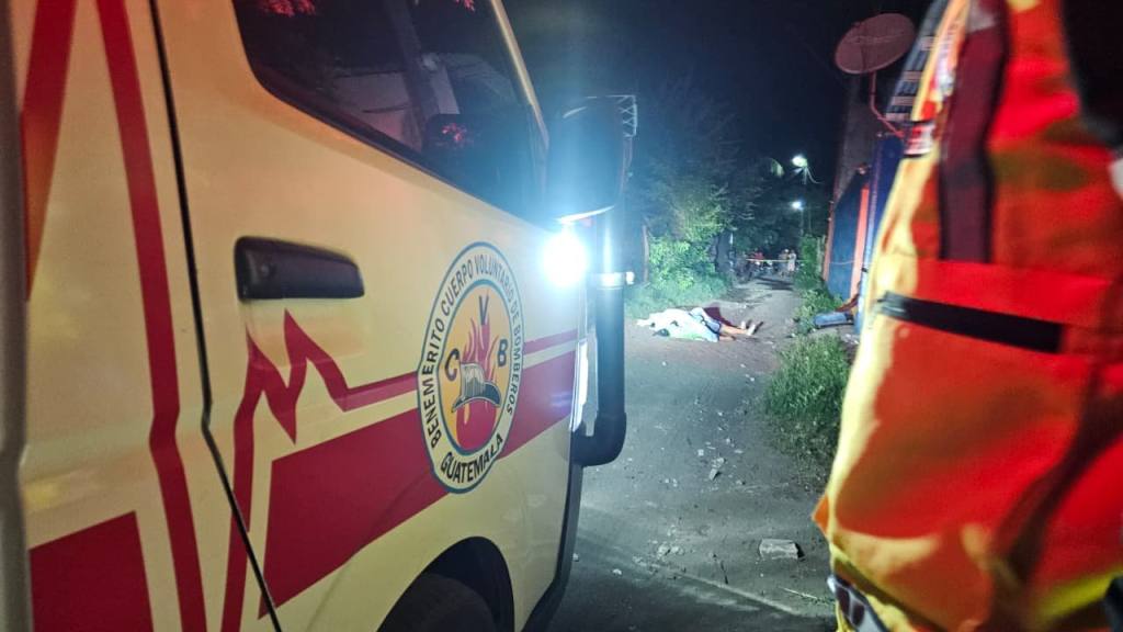 Los cuerpos de rescate confirmaron cuatro fallecidos y un herido en Nuevo Texcuaco. | Bomberos Voluntarios