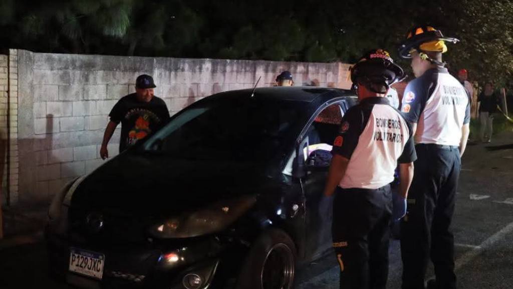 Un ataque armado dejó una mujer fallecida en la ruta Interamericana, área de Mixco. | Bomberos Voluntarios 