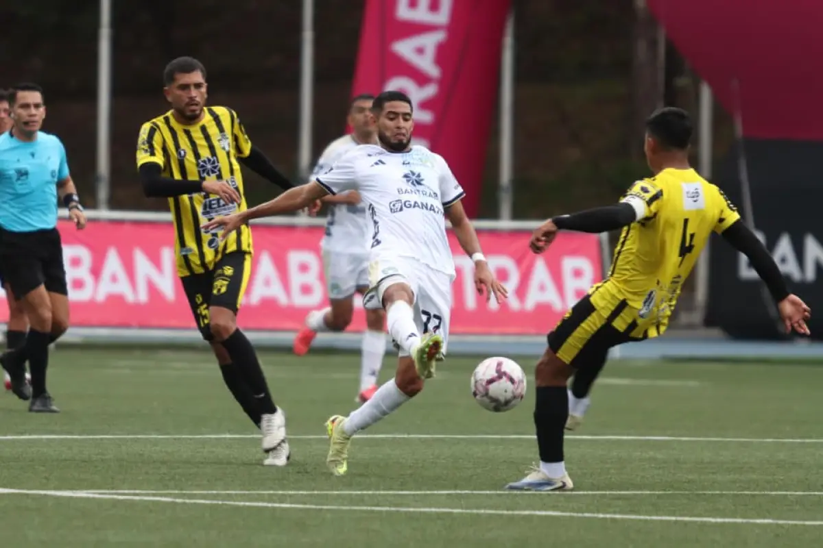 Partido entre Aurora y Comunicaciones por la primera vuelta del Apertura 2026 - Alex Meoño
