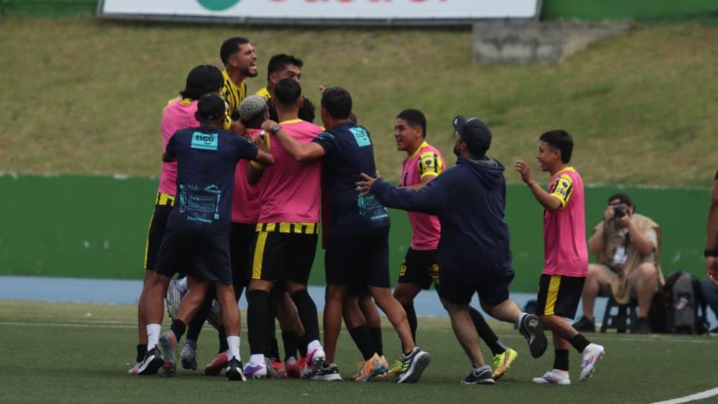Apertura 2026: Aurora vs. Comunicaciones | Alex Meoño 