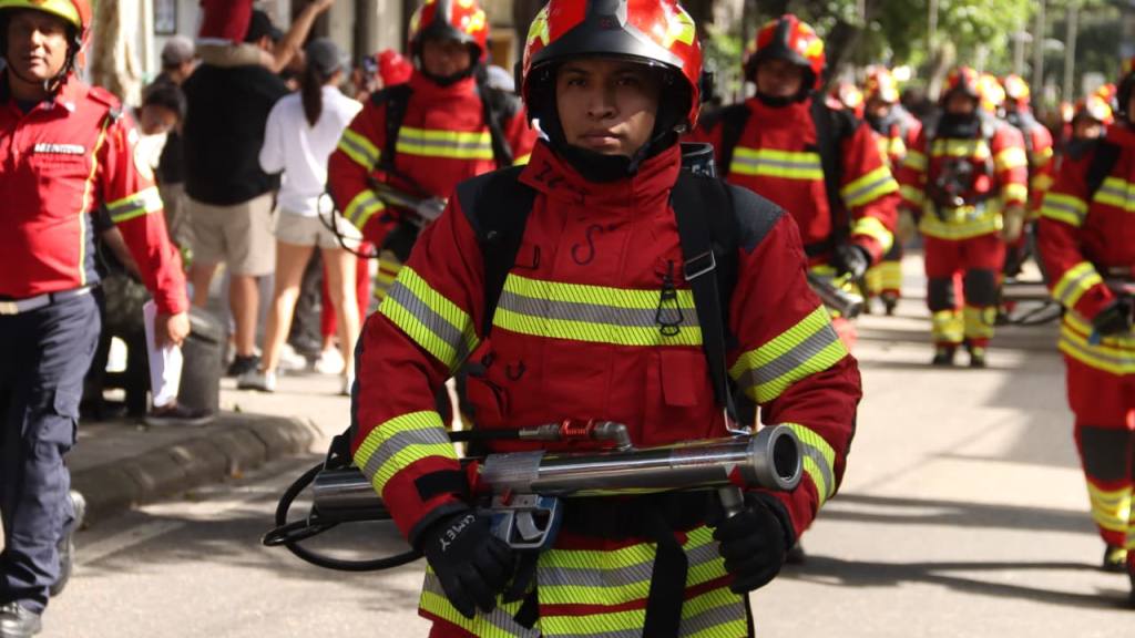 Bomberos Municipales celebran su 71 aniversario con desfile | Bomberos Municipales