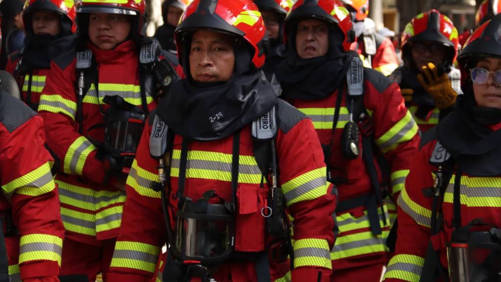 Bomberos Municipales celebran su 71 aniversario con desfile | Bomberos Municipales