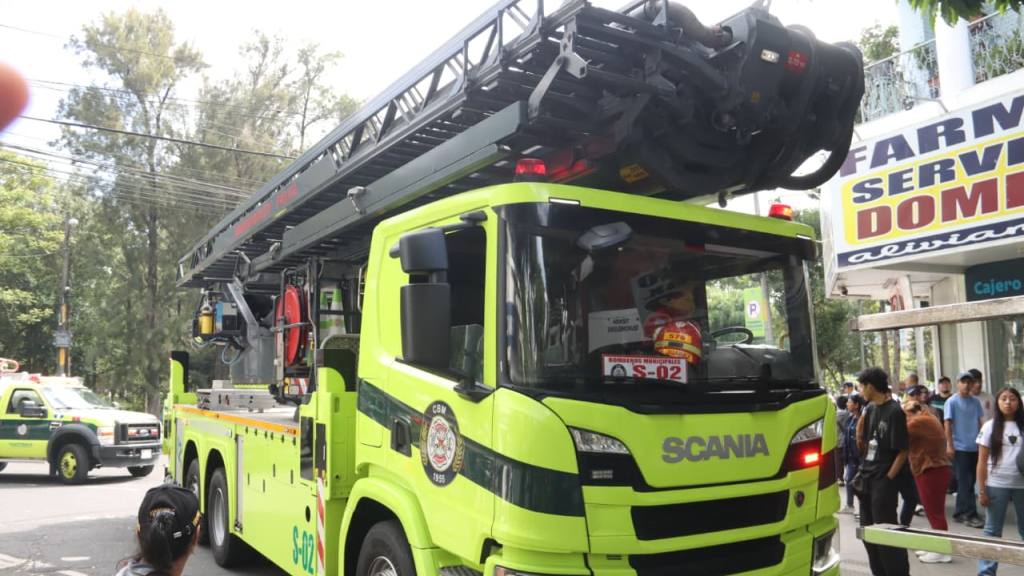 Bomberos Municipales celebran su 71 aniversario con desfile | Bomberos Municipales