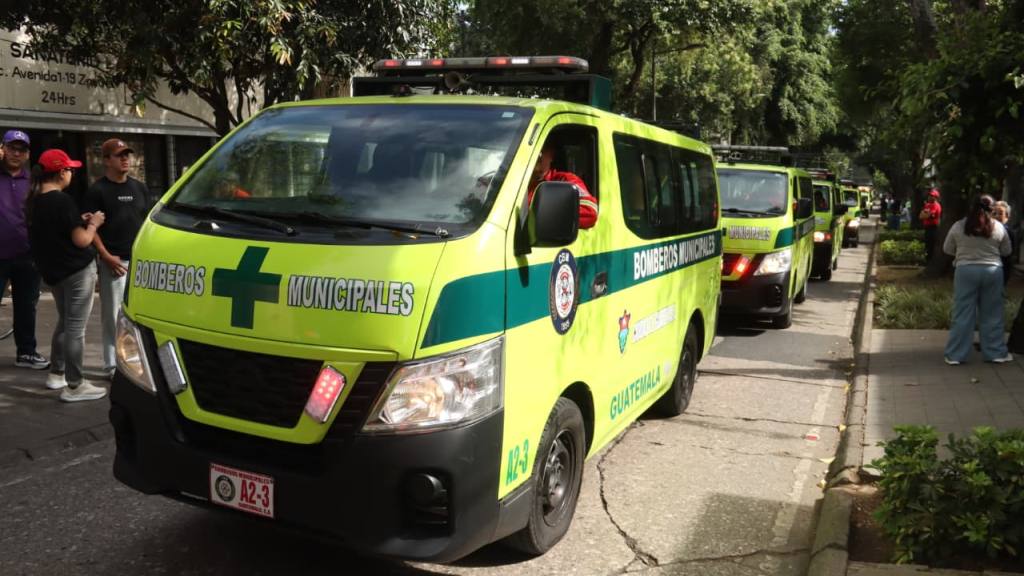 Bomberos Municipales celebran su 71 aniversario con desfile | Bomberos Municipales