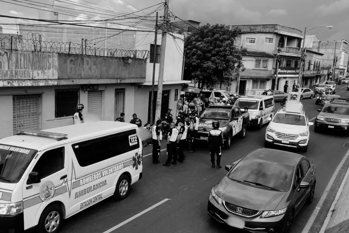 Según el reporte de los cuerpos de rescate, el hecho armado dejó dos fallecidos., Bomberos Voluntarios.
