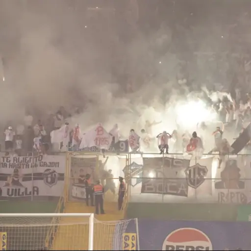 Afición de Comunicaciones en el Clásico 338 ante Municipal - Alex Meoño