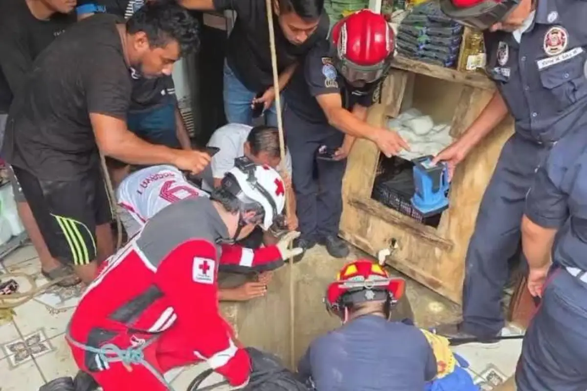 Proceso de rescate de los cuerpos de padre e hija que cayeron a un pozo en Quetzaltenago., Bomberos Municipales Departamentales