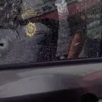 Las balas impactaron en el vehículo donde viajaban madre e hija en la zona 3. ,Bomberos Voluntarios