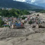 VIDEOS: Impactante momento de inundación repentina en Nepal que dejó muertos y cientos de desaparecidost
