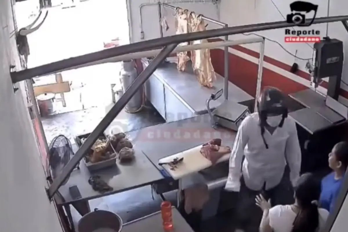 Intento de asalto a carnicería termina con motoladrón herido en los dedos., Captura de pantalla video de Facebook.