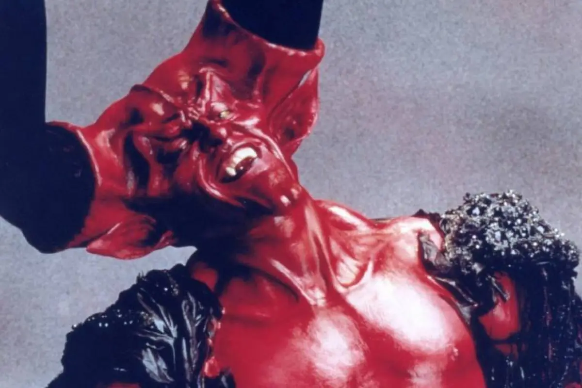 Tim Curry, Cortesía 