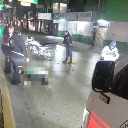La mujer murió tras ser atropellada en la zona 1 de San José Pinula. ,Bomberos Voluntarios