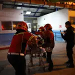 El hombre herido tras el incidente armado en la zona 3 fue ingresado al hospital Roosevelt. ,Bomberos Municipales