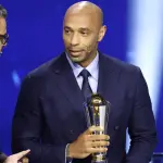 Marquinhos y Thierry Henry reciben premios por parte de UEFA