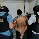 El presunto pandillero fue entregado por las autoridades de Guatemala a sus homólogas de El Salvador. ,PNC