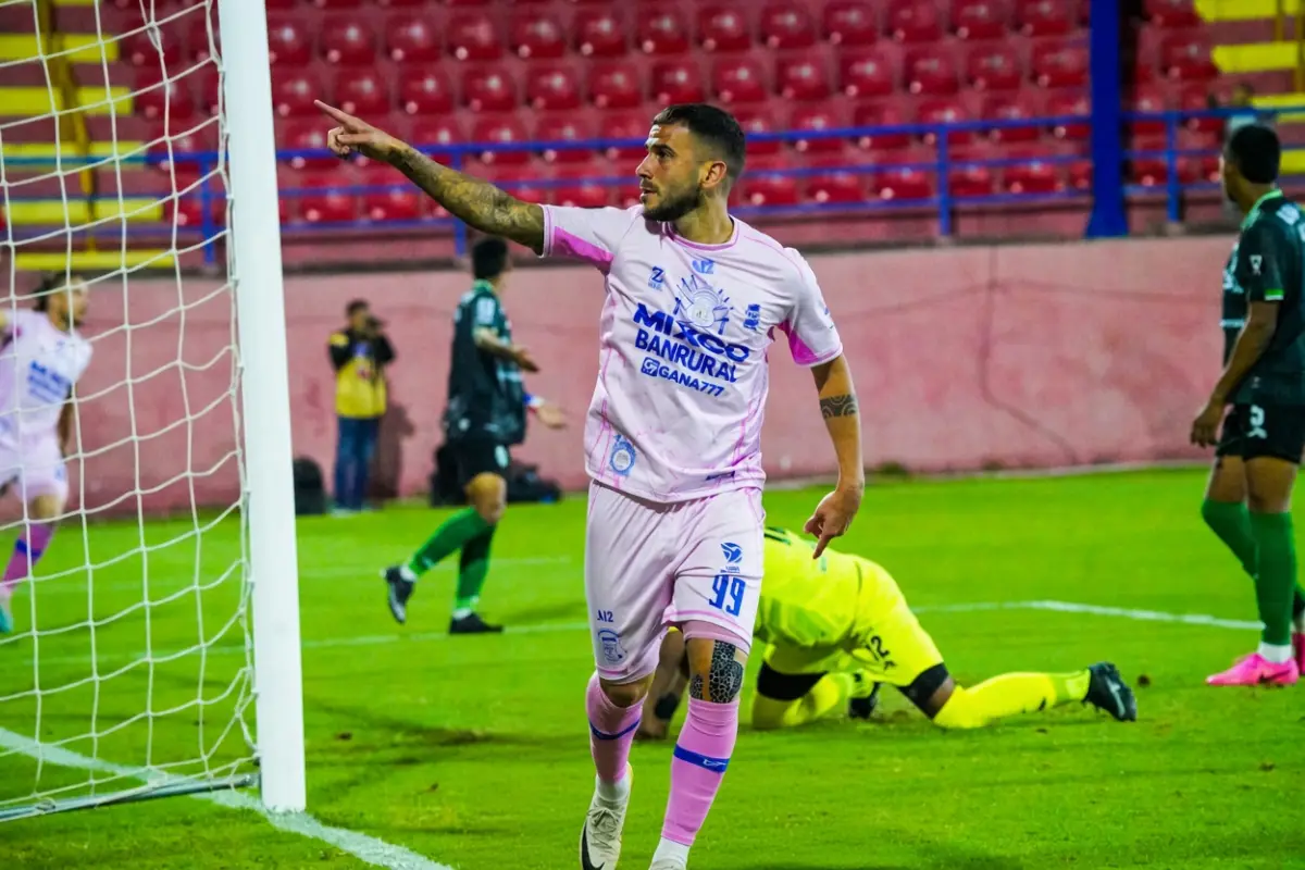 Nicolás Martínez celebrando gol ante Alianza en El Trébol por Copa Centroamericana
