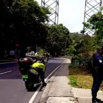 Área donde fue localizada una persona fallecida bajo un puente en la zona 5. ,.