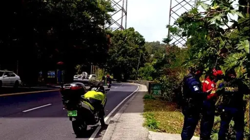 Hallan a una persona fallecida bajo el puente Belice
