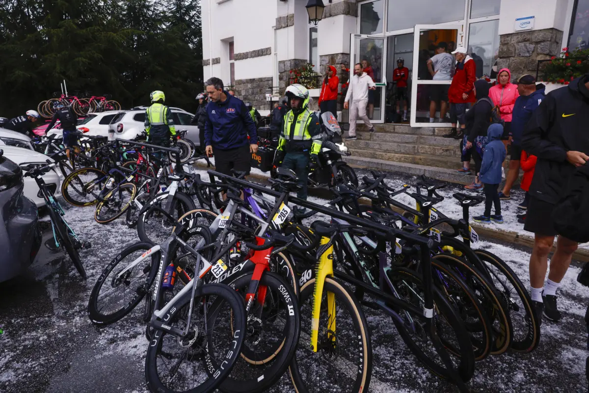 Cancelan la tercera etapa de la Vuelta a España 2026 - EFE