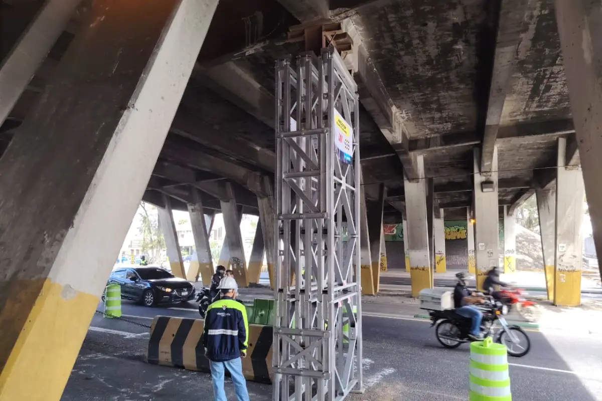 Trabajos en el puente del Periférico y calzada Roosevelt., Omar Solís/Emisoras Unidas