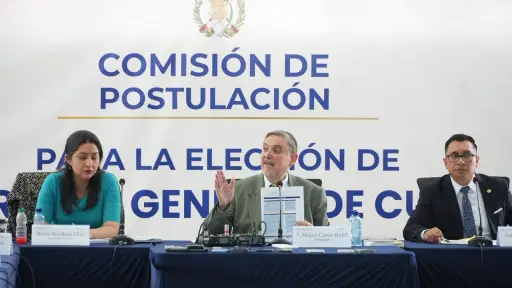 Integrantes de la comisión de postulación para la elección de Contralor General de Cuentas, incluido su presidente, Miquel Cortés, en reunión durante agosto de 2026. ,Omar Solís/Emisoras Unidas