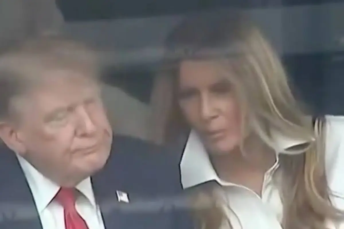 Una discusión entre Melania y Trump genera reacciones en redes sociales., Captura de pantalla video de X.