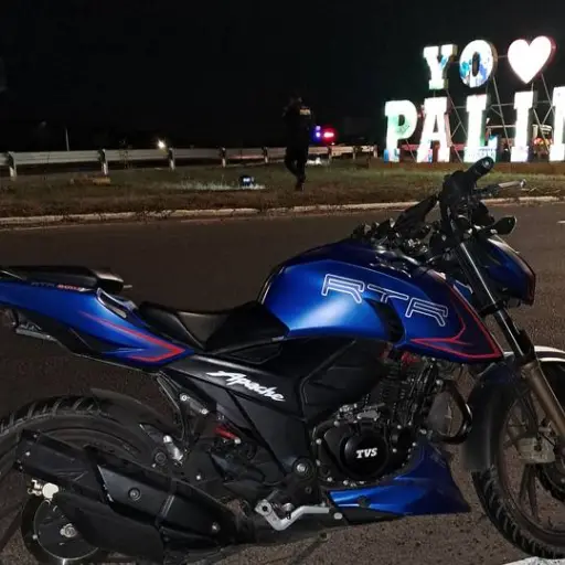 En el área fue localizada una motocicleta donde aparentemente se conducían las víctimas. ,Bomberos Voluntarios