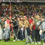 Disturbios en el Santa Fe vs. América del futbol colombiano 