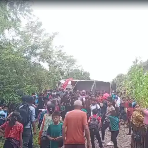 Área donde ocurrió el accidente en Lanquín, Alta Verapaz. ,.