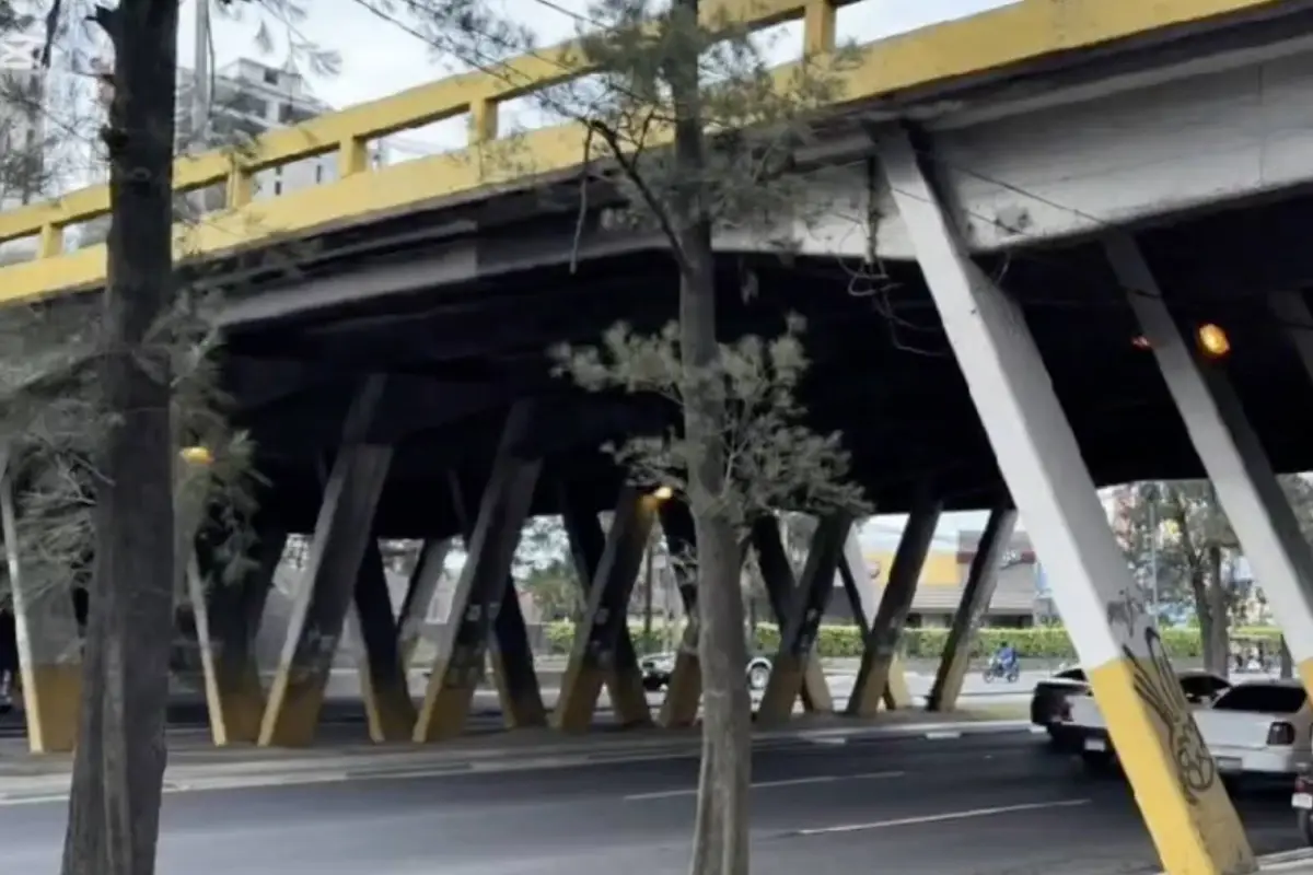 Puente del anillo Periférico que conecta con la calzada Aguilar Batres., PMT de Villa Nueva