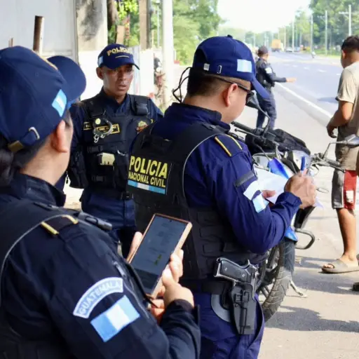 Fuerte despliegue policial sorprende a vecinos de Escuintla. ,Mingob