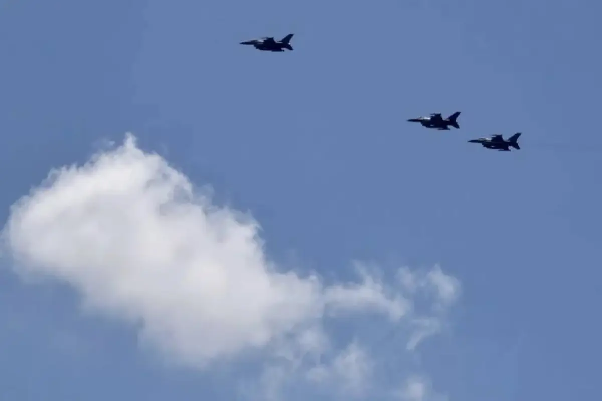 Fotografía de archivo de aviones F-16 de la Fuerza Aérea estadounidense en vuelo., ilustrativa de archivo: EFE