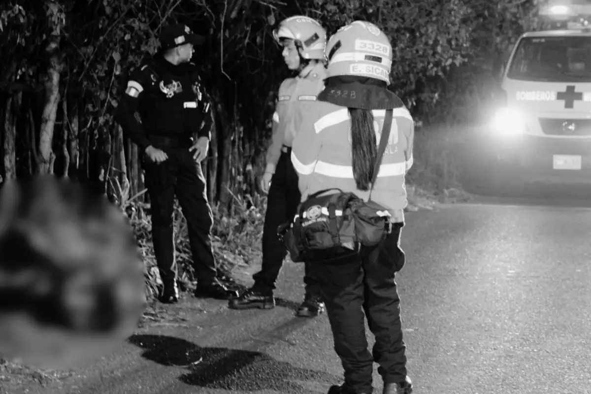Los residentes de la zona reportaron un objeto extraño a un costado de la carretera., Bomberos Municipales.