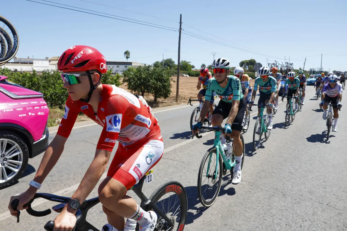 Tadej Pogacar abandona la Vuelta a España 2026 - EFE