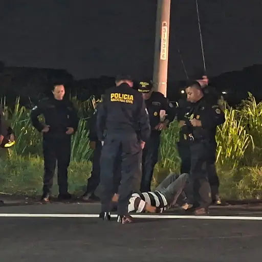 Los detenidos fueron copados y reducidos al orden tras el intento de robo. ,PNC de Guatemala.