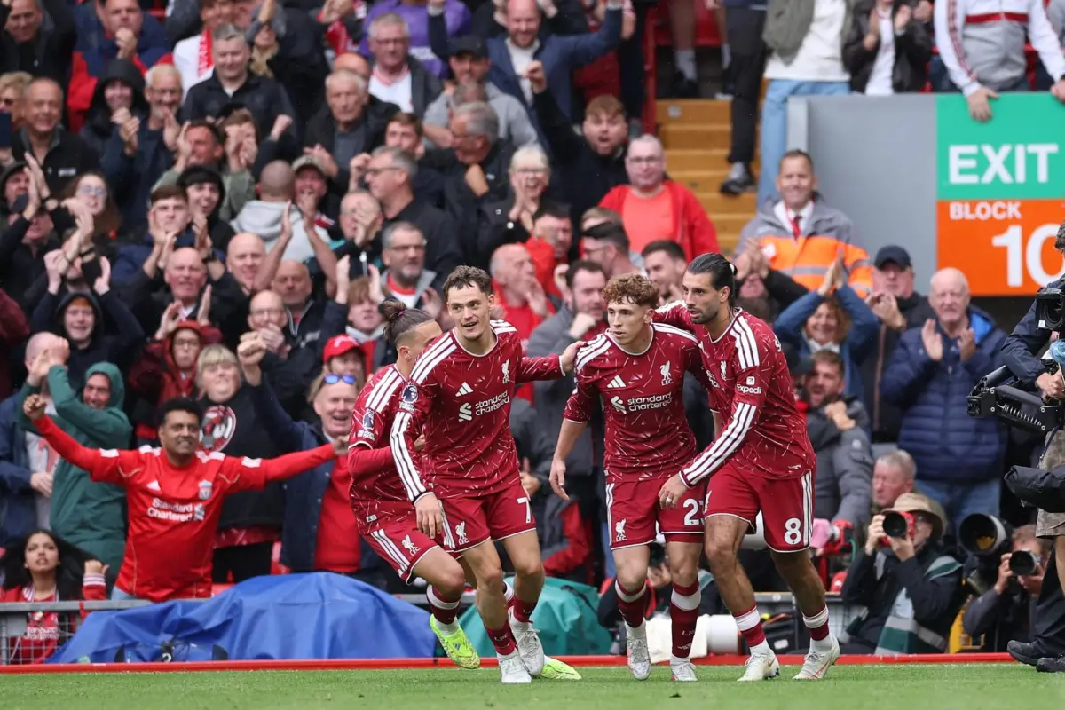 Víctor Muñoz evitó la derrota del Liverpool en Anfield - EFE