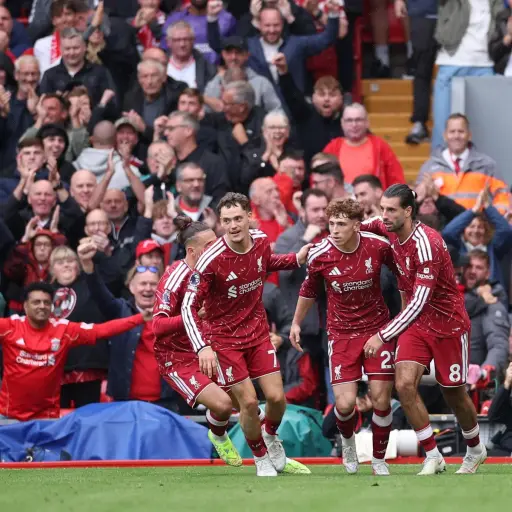 Víctor Muñoz evitó la derrota del Liverpool en Anfield - EFE