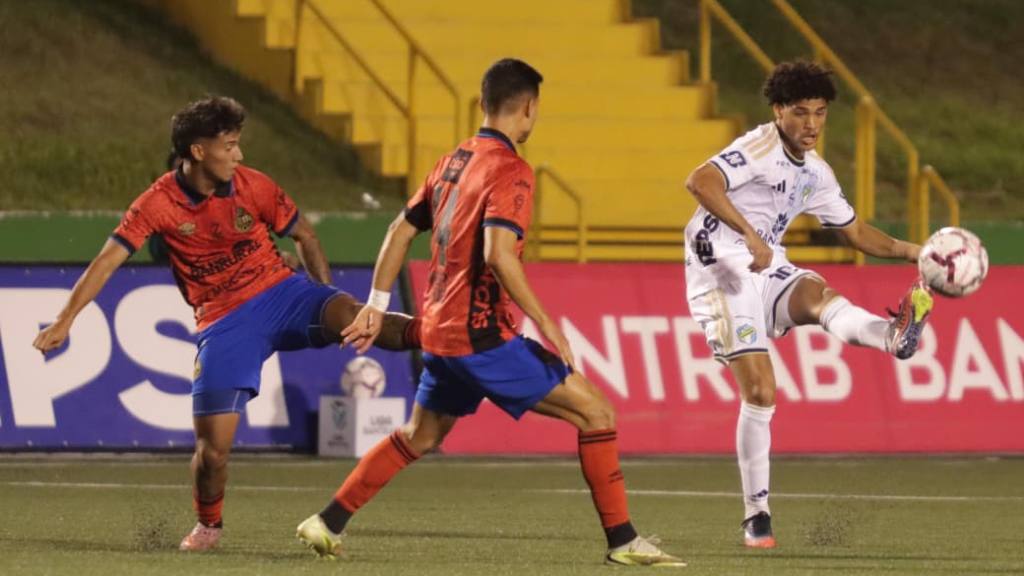 Clásico 338: Comunicaciones vs. Municipal | Alex Meoño
