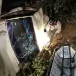 El picop cayó a un barranco en el departamento de Totonicapán. ,Bomberos Voluntarios