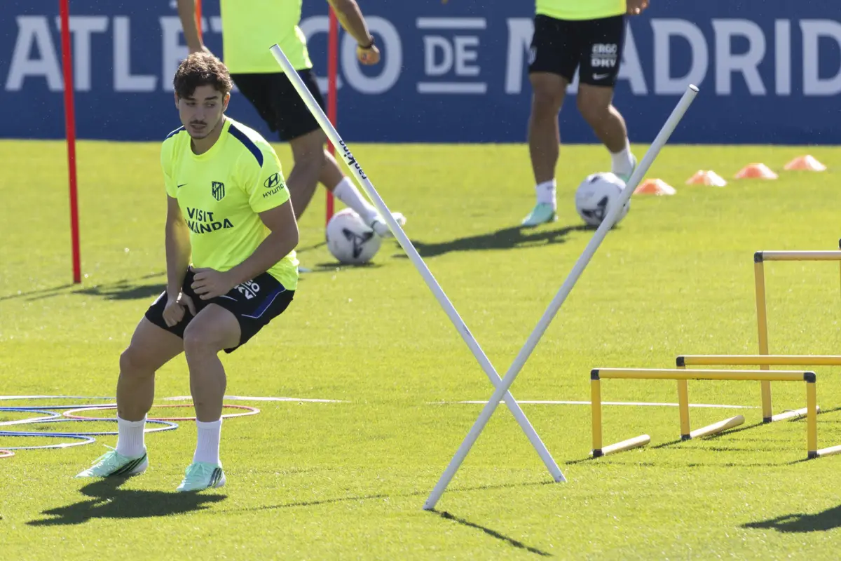 Julián Álvarez en un entreno con el Atlético de Madrid - EFE