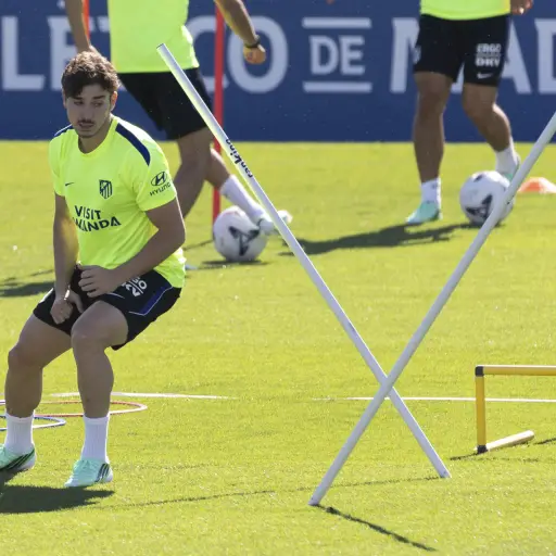 Julián Álvarez en un entreno con el Atlético de Madrid - EFE