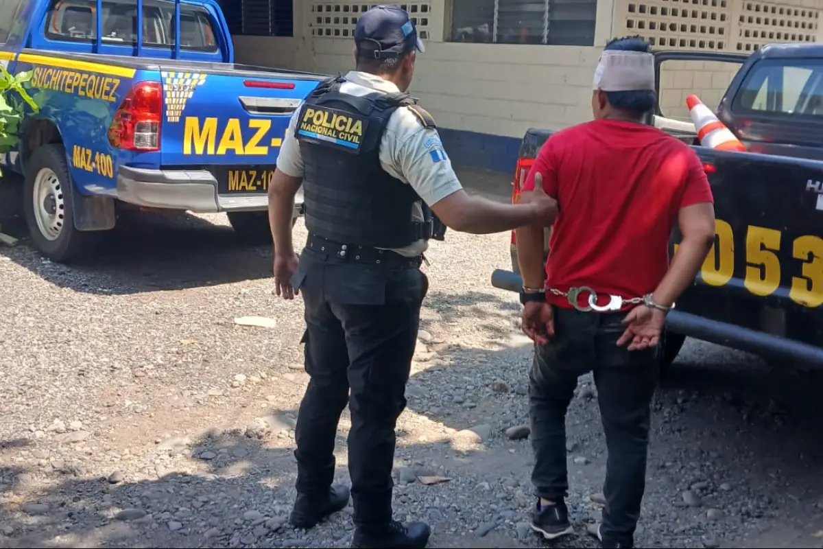 Un hombre detenido el 11 de septiembre en el kilómetro 168 de la ruta CA-2, Cuyotenango, Suchitepéquez, señalado de mantener bloqueado el paso en el sector., PNC