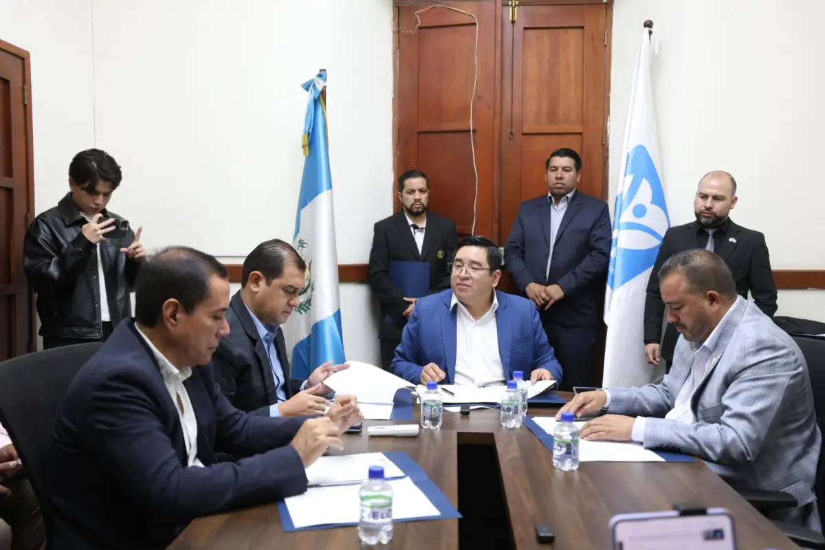 Comisión de Comunicaciones, Transporte y Obras Públicas, presidida por el diputado Jeovanni Domínguez., Foto Congreso