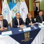 Las autoridades del Tribunal Supremo Electoral (TSE) y del Instituto Guatemalteco de Migración firmaron un convenio para facilitar el empadronamiento de guatemaltecos en el extranjero. ,Gobierno de Guatemala