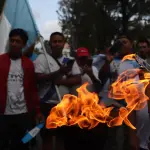 Antorchas patrias: las recomendaciones para evitar accidentes durante los recorridos. ,Omar Solís. 