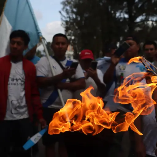 Antorchas patrias: las recomendaciones para evitar accidentes durante los recorridos. ,Omar Solís. 