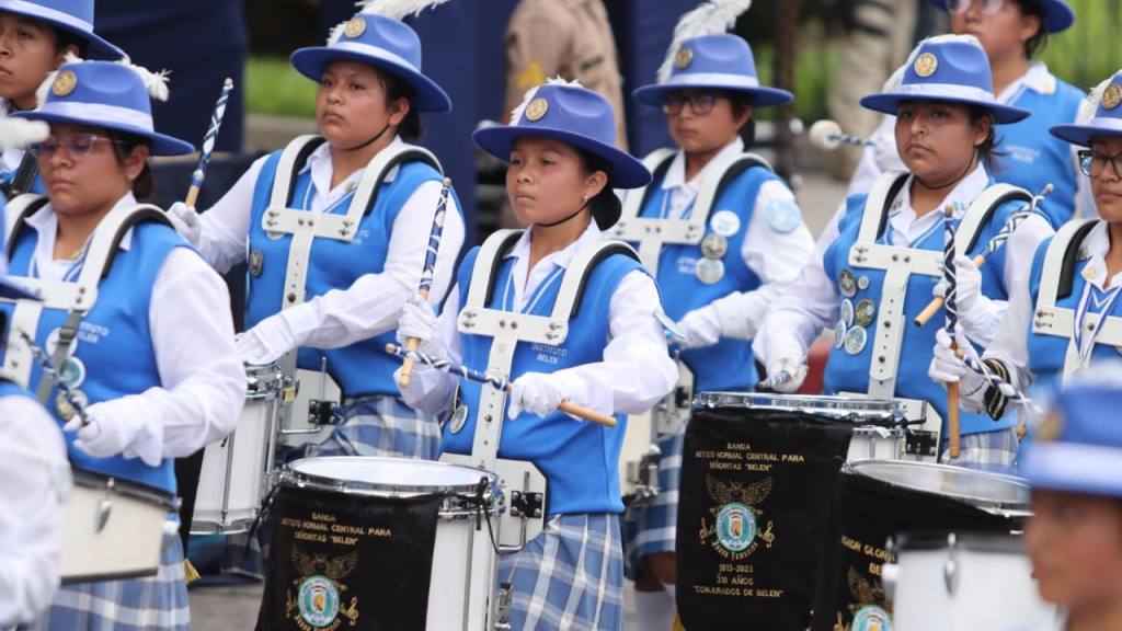 Desfile de Independencia derrocha fervor patrio el Centro Histórico | Alex Meoño