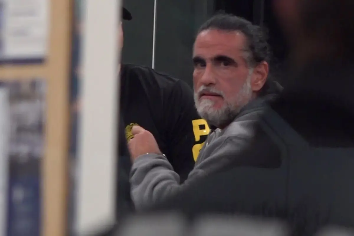 Alex Saab escoltado por agentes de la DEA a su llegada al aeropuerto de Opa-locka, en el condado de Miami-Dade, Foto EFE